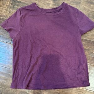 ✨ 3 /$15 Deal! ✨  Old Navy Plum Crewneck Short Sleeve Tee